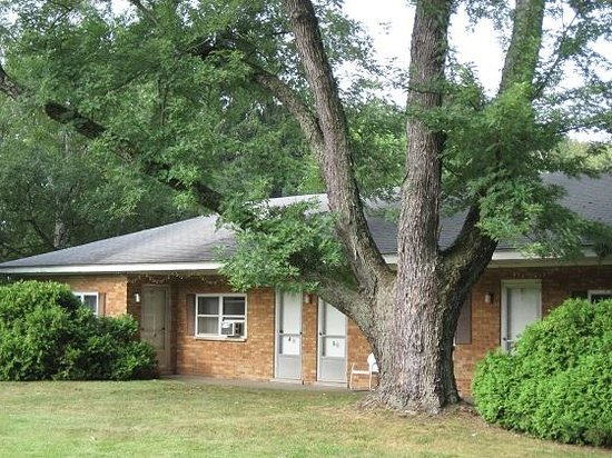Budget Host Inn (Sunset Motel) - From Web Listing (newer photo)